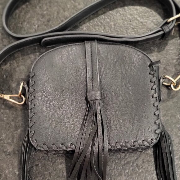 Bolsa Crossbody Women's Black Clutch or Crossbody Bag with Tassels, 100% PULeath - Picture 1 of 7